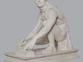 Точильщик. Статуя.
Россия. Конец XVIII века. 
Гипс. 
107х114х55 см
Копия с древнеримской мраморной скульптуры II века н.э. (Галерея Уффици, Флоренция), повторяющей греческий оригинал.