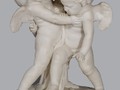 Борющиеся амуры.
Франция. Последняя четверть XVIII века. 
Мрамор. 
45х34х28 см 